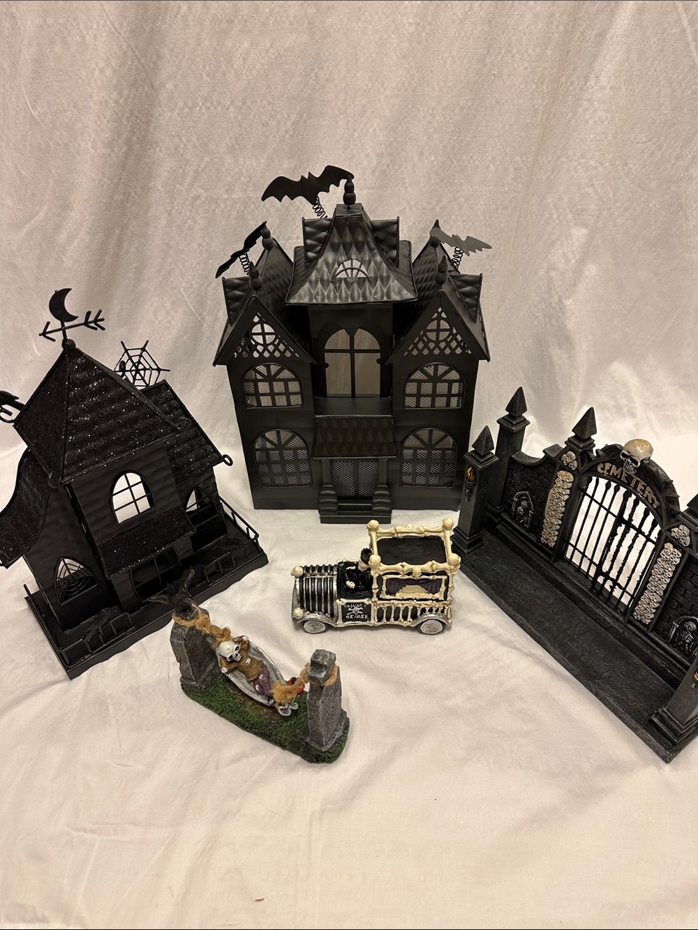 Haunted Metal House Halloween Village Halloween Decor